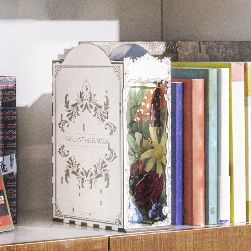 Garden Travelogue Bookends Boo - Diy Miniature Dollhouse Kit Book Nook recension och pris